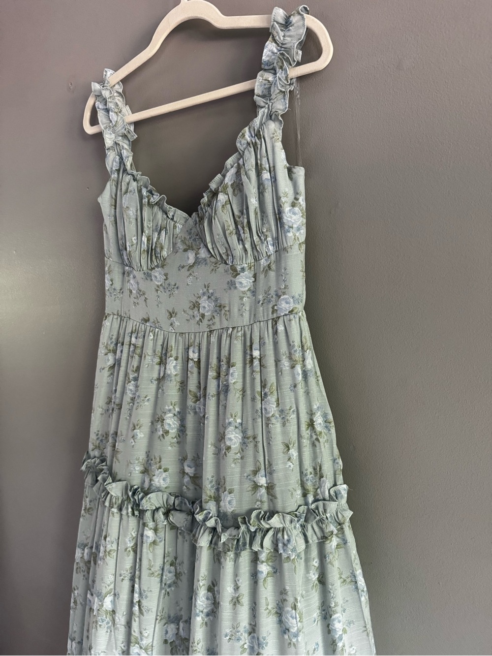 NWT Altar’d State Angelle textured Floral Tiered Maxi Dress - Picture 4 of 11